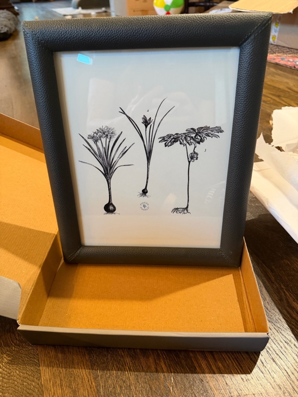 NIB “PIGEON & POODLE” Olive Green Leather Picture Frame With Picture